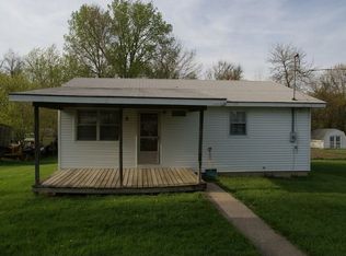 402 E Walnut St, Galveston, IN