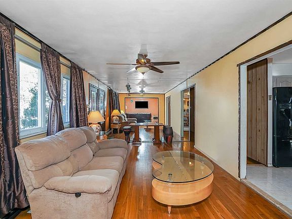5th image of 71 Maida Ave