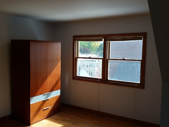 3rd image of 4325 N Western Ave APT 4