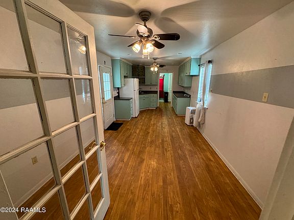 3rd image of 207 Darolina St