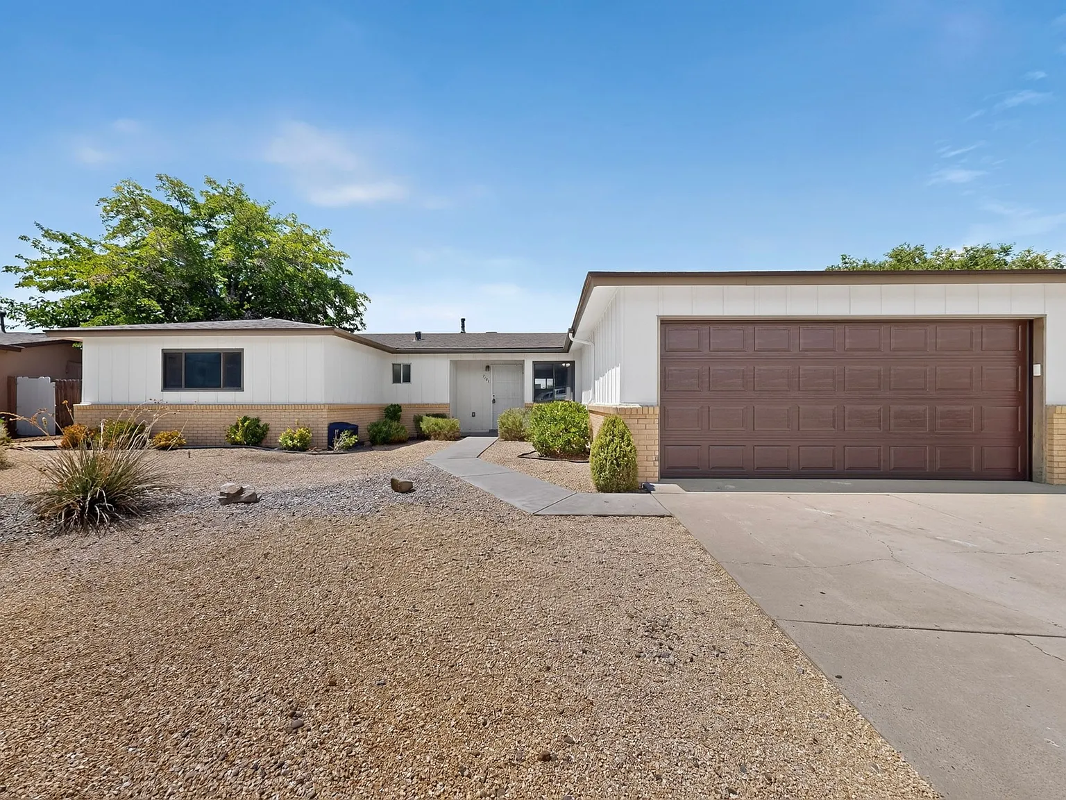 4 bed, 1750 sqft, $3,000 — Photo 3