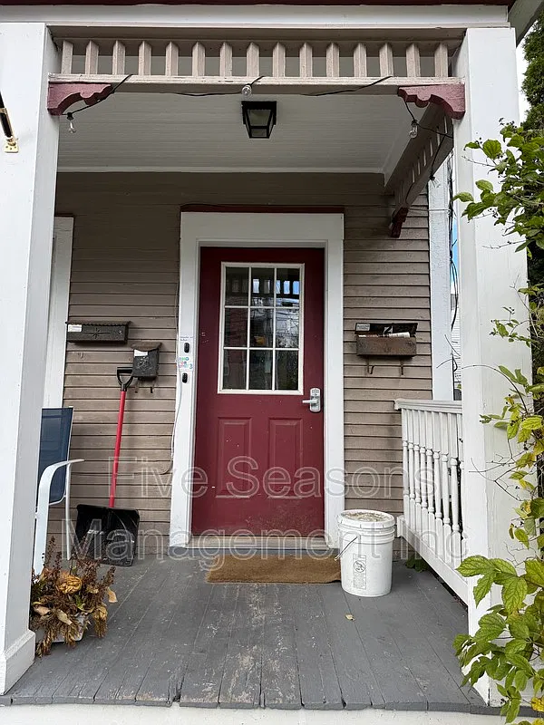 2 bed, 1.0 bath, 800 sqft, $2,200 — Photo 3