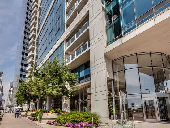 340 E Randolph St APT 1304, Chicago, IL 60601