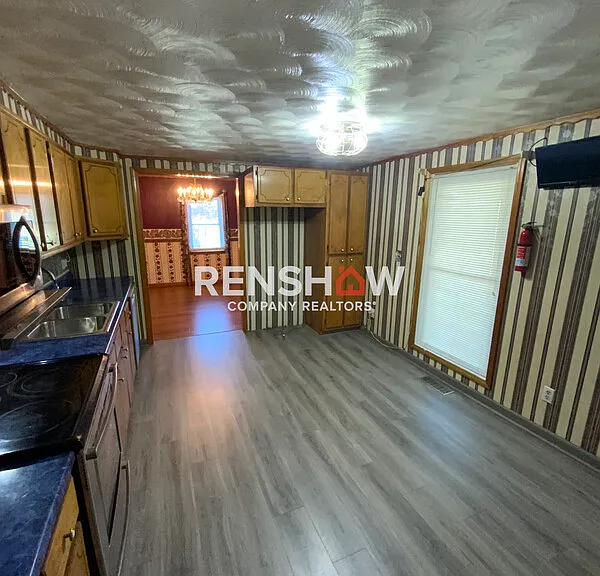 30 Trader Ln — Photo 3