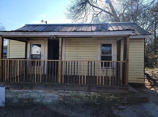 3 Goins Aly, Laurens, SC 29360