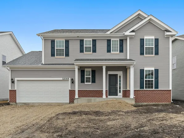 32015 Savannah Dr, McHenry, IL 60051