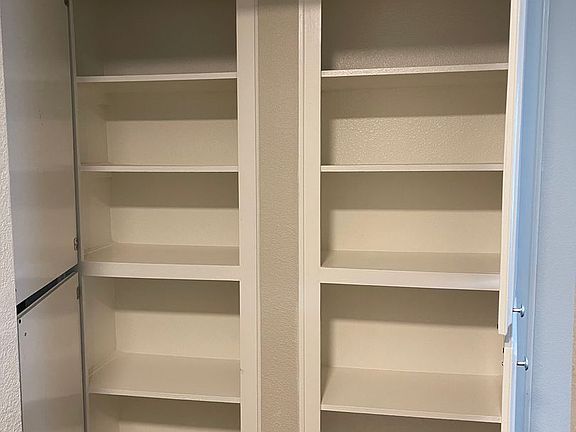 3rd image of 1615 Yosemite Dr #207
