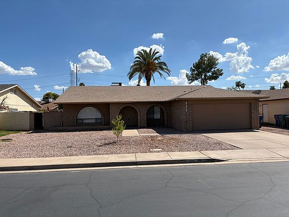 2nd image of 923 W Posada Ave