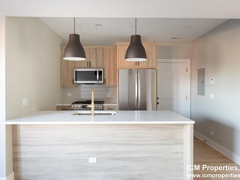 2922 W Logan Blvd #3 — Photo 1