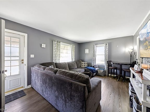 4th image of 12823 Kirton Ave