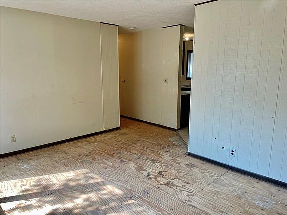 3rd image of 156 Lenora Dr NW