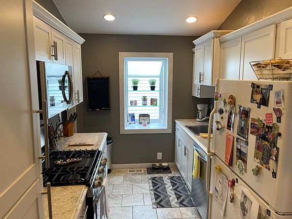 5th image of 9525 Upland Dr
