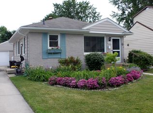 14037 Ludlow Ave, Oak Park, MI 48237