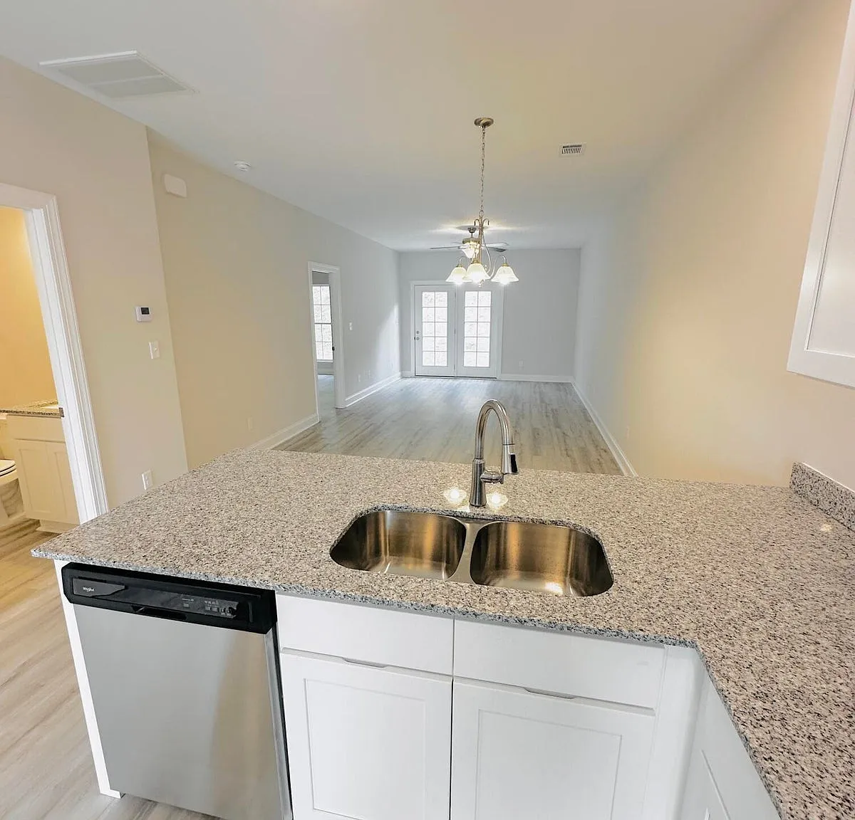 1216 University Ln — Photo 3