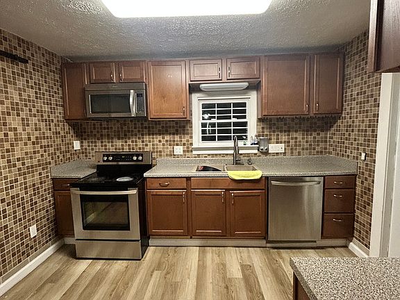 2nd image of 75 King Ave