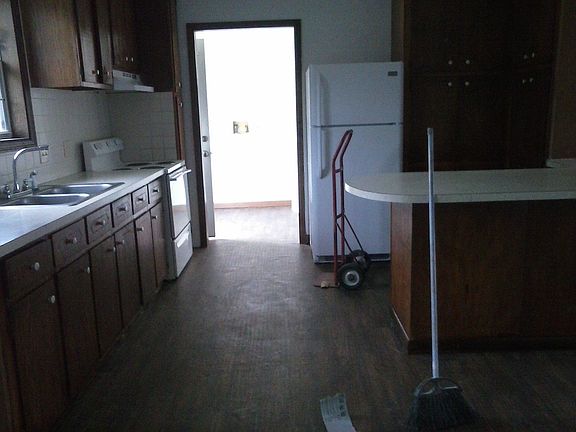 5th image of 10 Bennett Dr
