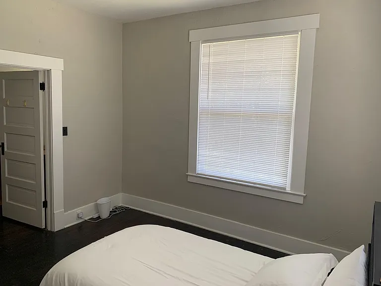 1201 N Irwin St #10 — Photo 4