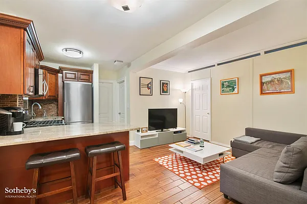 Rented by Sotheby's International Realty | media 15
