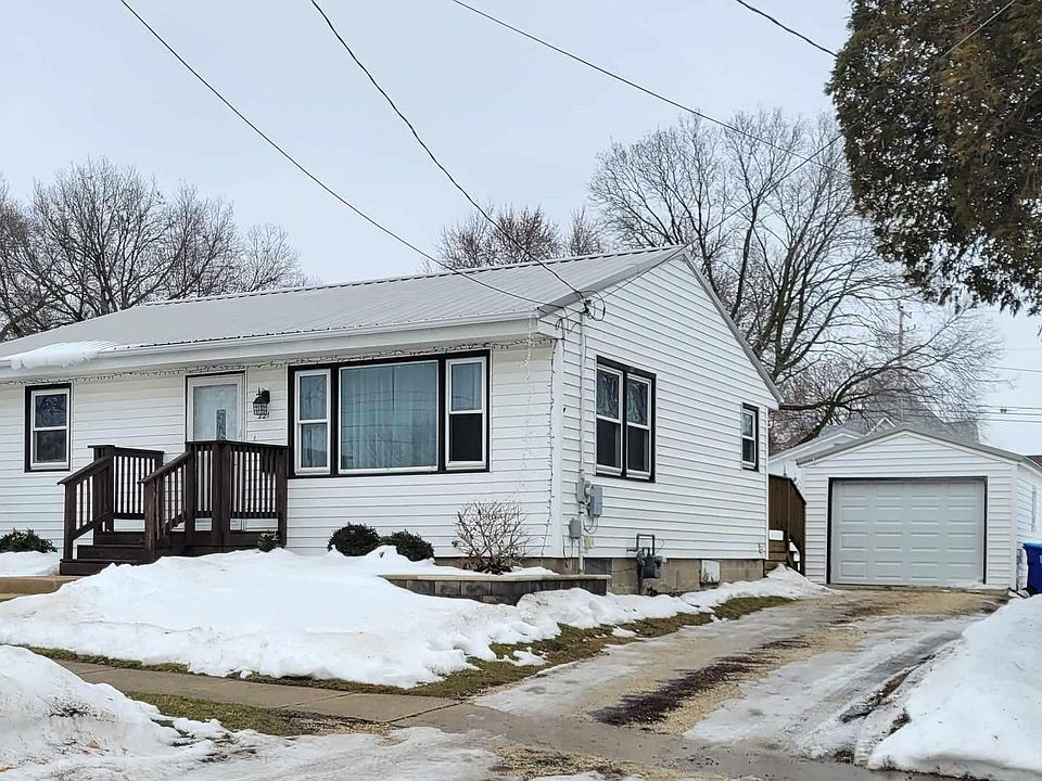 221 Lincoln Dr NE, Oelwein, IA 50662 MLS 20240258 Zillow