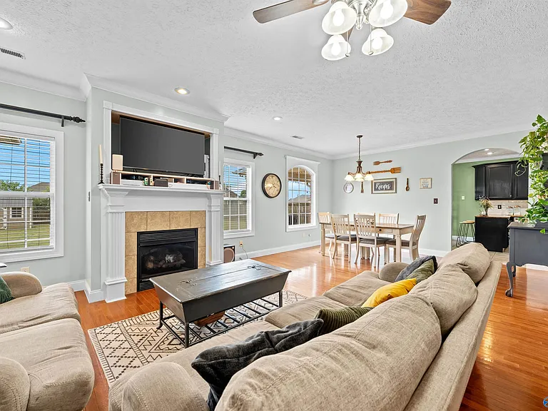 25850 Iron Gate Dr — Photo 8