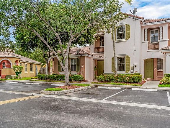 3rd image of 2312 NE 42nd Cir