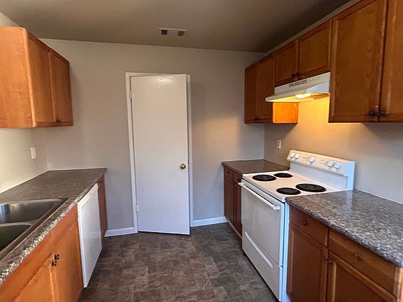 3rd image of 8805 Laird St