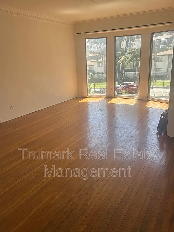 1 bed, 1.0 bath, $2,100 — Photo 4