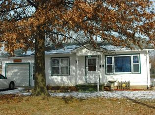 213 6th St, Oswego, KS 67356