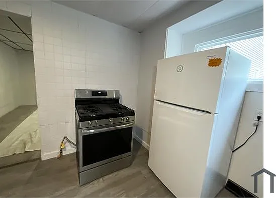 7608 Harvard Ave — Photo 2