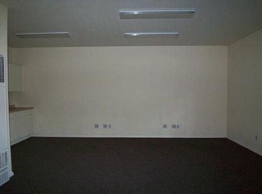 3rd image of 909 W Big Bear Blvd