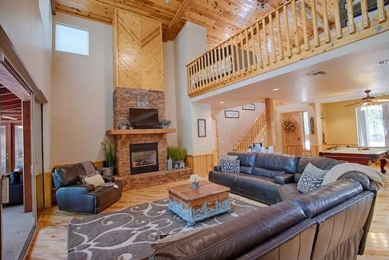 5 bed, 4.0 bath, $11,971 — Photo 2
