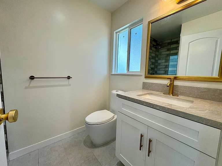 22301 Itasca St — Photo 11