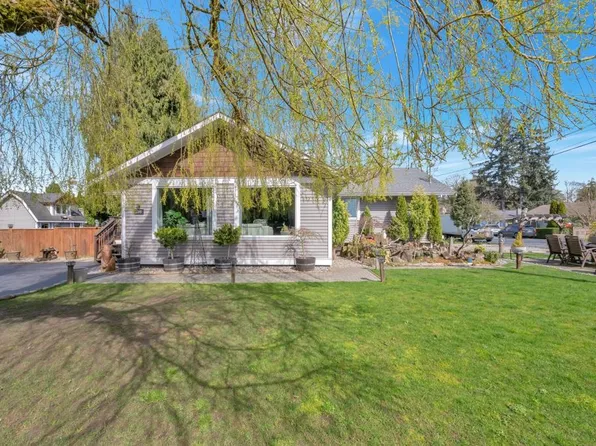21199 River Rd, Maple Ridge, BC V2X 2A5