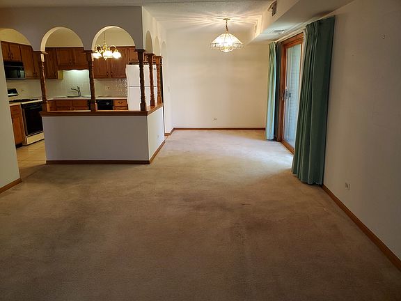 4th image of 6400 W Belle Plaine Ave APT 206