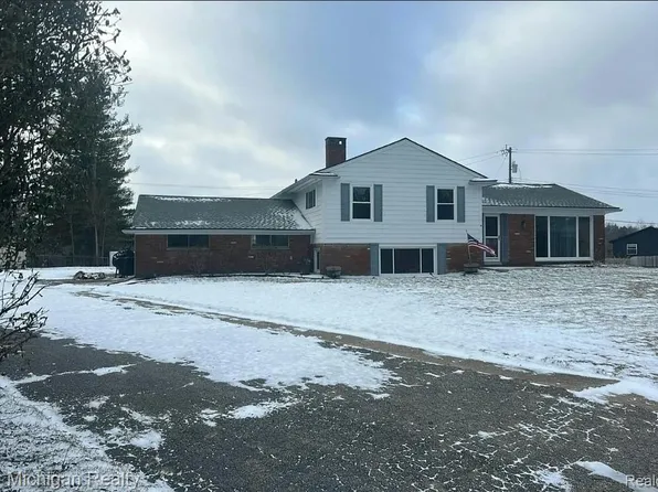 2041 Twilight Hl, Commerce Township, MI 48390