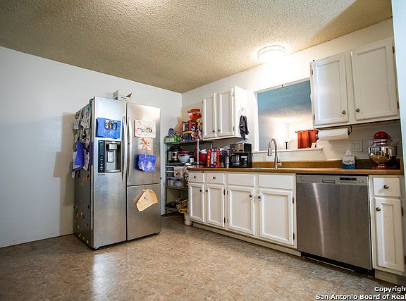 5th image of 5918 McIvey Way