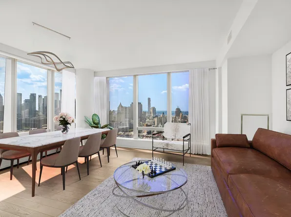 252 South Street image 1 of 36