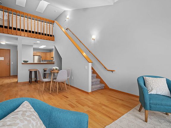 5th image of 301 Harbour Town Dr APT 402