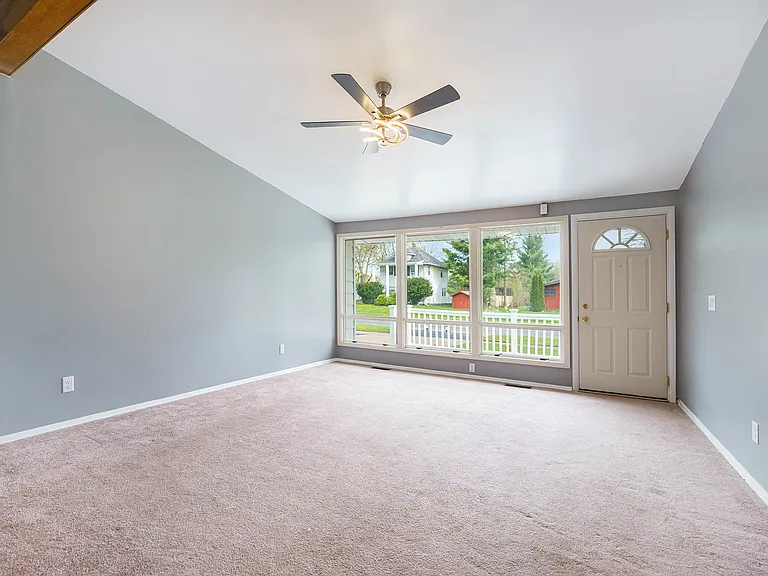 3027 Haskell St — Photo 5