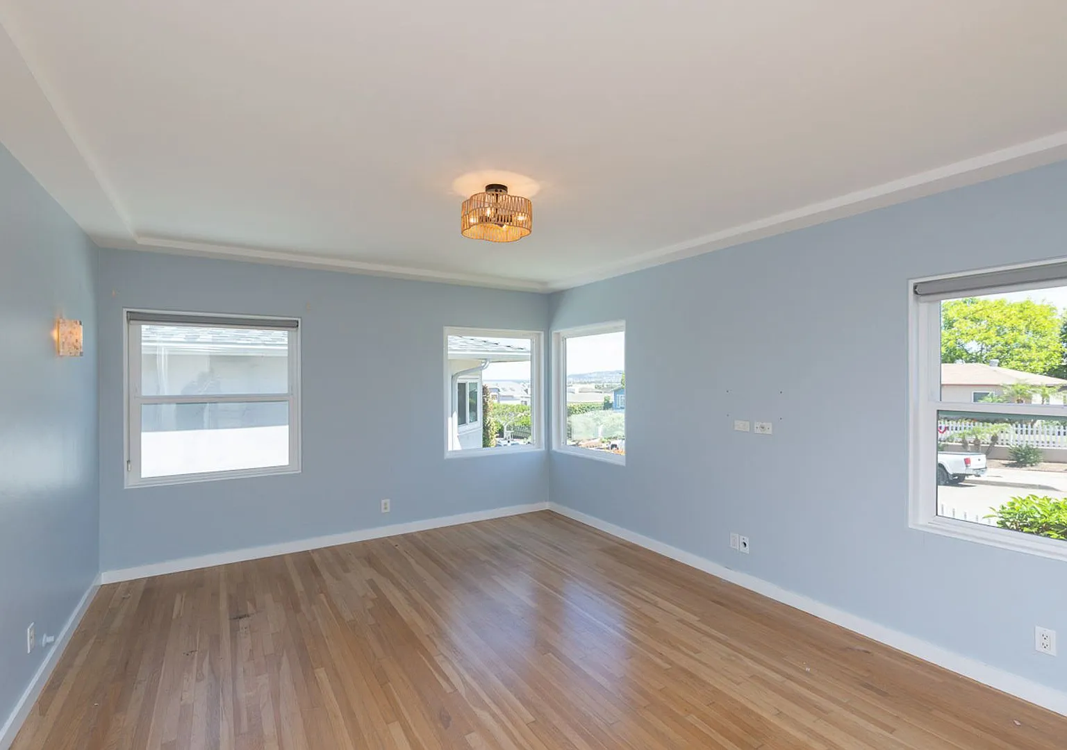 2 Bed, 2 Bath home in Ocean Beach — Photo 4