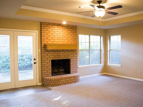 5th image of 108 Village Green Dr
