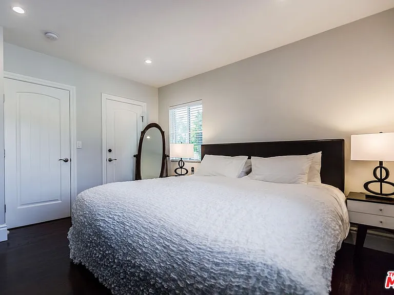4409 Irvine Ave — Photo 15