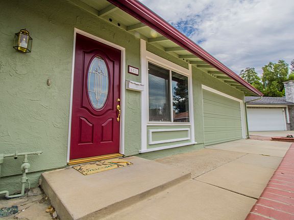 2nd image of 611 Ashwood Ct