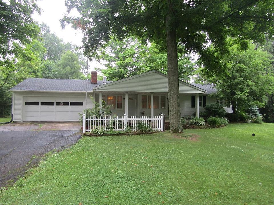 1st image of 610 Woodcrest Dr