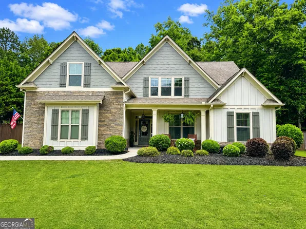 686 Lake Crest Dr, Jefferson, GA 30549