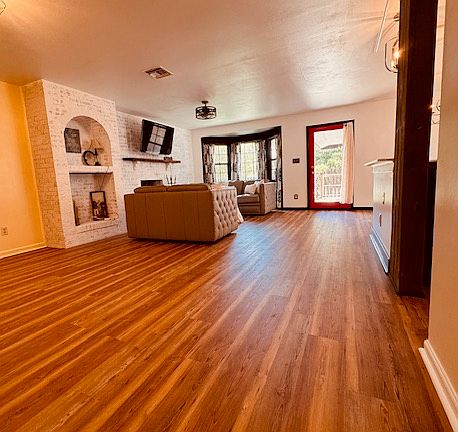 4th image of 226 Herada St