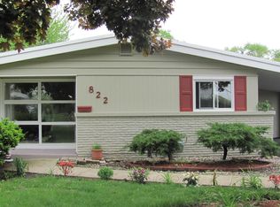 822 Childs St, Wheaton, IL 60187