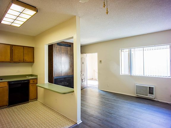 2nd image of 2311 P St APT 13