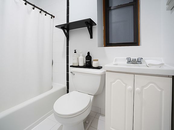 5th image of 254 E 3rd St Unit 9C