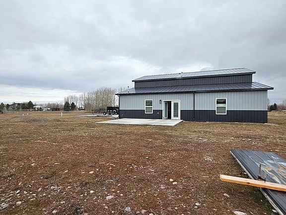 4th image of 4424 E 375 N